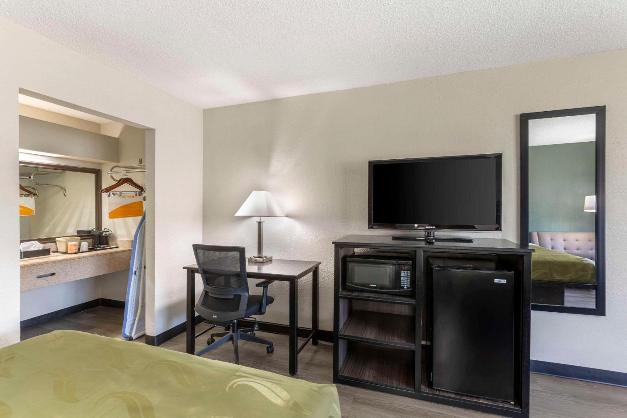 Quality Inn & Suites Santee Bagian luar foto